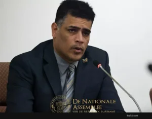 Adhin: DNA-commissievergaderingen openbaar, tenzij geheimhouding